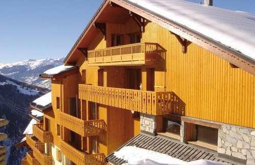 Plan Peisey Apartment | 80m from ski slopes, fitness, swimming pool, terrace, balcony, tv, ski locker, 49-55m²