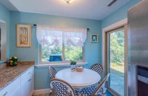 Lawton Woods House | 81 Lawton Road