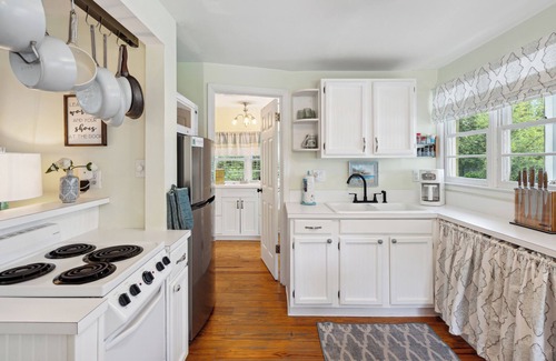 Folly Beach House | 817 E Ashely Ave - Pleasant Breeze