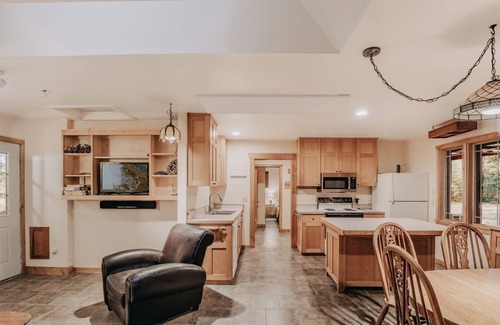 Maple Falls Cabin | 82MF - WiFi - Pets Ok - Wood Stove by RedAwning