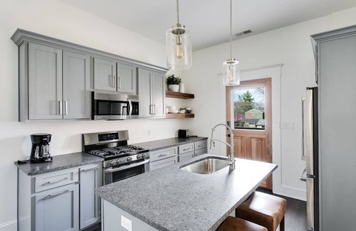 Butchertown Apartment | 839-1F Fully Furnished Long Term Apartment *NULU*