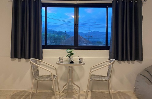 Kathu Apartment | 84 Bar & Guesthouse Room-1