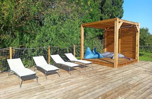 Althen-des-Paluds Apartment | 84B6 - Loft in charming 18th century farmhouse