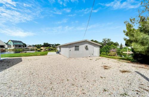 Tampa Apartment | 8820 Rocky Creek Drive, Unit B