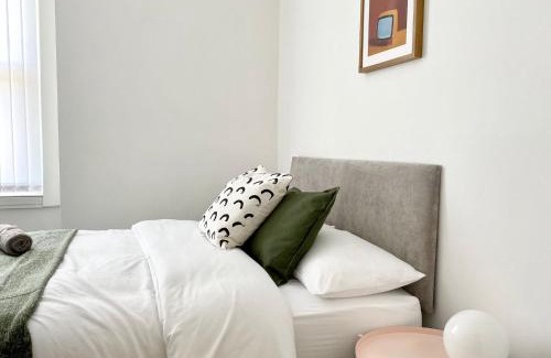 Newcastle-upon-Tyne Apartment | 89 St John's Road Terrace House