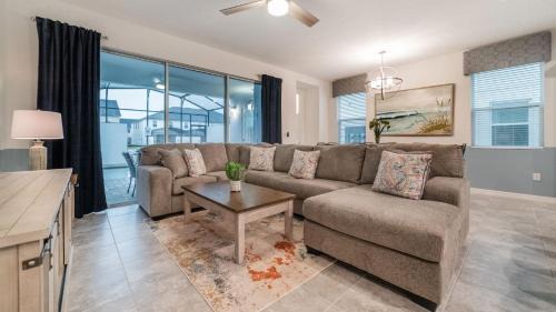 Bay Lake House | 8972 Amelia Downs