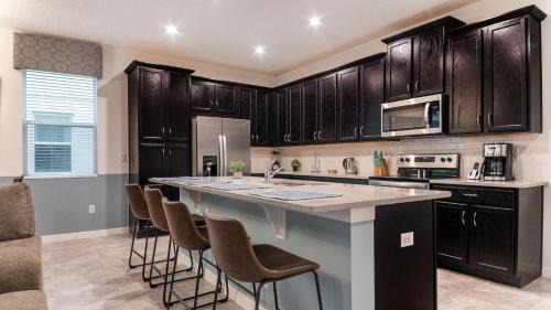 Bay Lake House | 8972 Amelia Downs