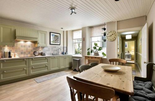 St. Andrews House | 8b Howard Place