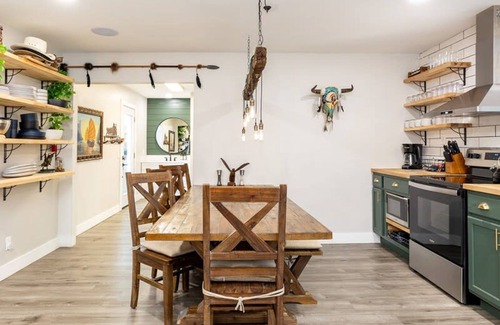 Valle Apartment | 8BD Grand Canyon Ranch - Sleeps 22