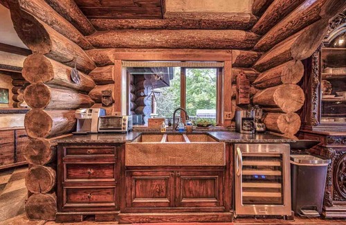 Topton Cabin | 8BR Lakefront Lodge| Hot Tub, Dock, Mountain Views