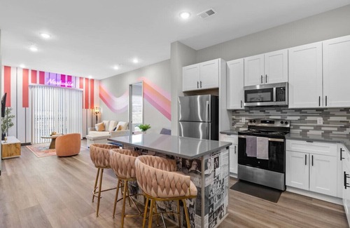 South Nashville Apartment | 8Min to Honky-Tonks + Free Parking, Sleeps 6!