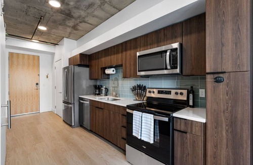 Rio Grande Apartment | 8th fl. Amazing views! Lux design! Pool/gym/Pkg!
