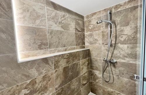 Beziers Apartment | 9 Écluses-Canal du midi Logement entier T2 climatisé avec piscine