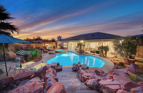 Desert Hot Springs House | 9 bdr+15 bds+5.5 baths, pickleball, basketball, 2+acres, indoor+out billiards.