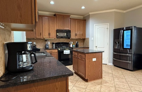 Wetmore House | 9 bed 3.5 bath pool & pong table