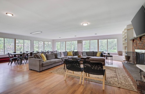 Narrowsburg House | 9-bedroom home with Private Indoor heated Pool - Firepit - 7 acres - sleeps 22