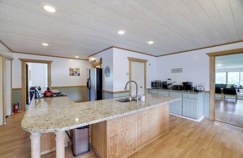 Narrowsburg House | 9-bedroom home with Private Indoor heated Pool - Firepit - 7 acres - sleeps 22