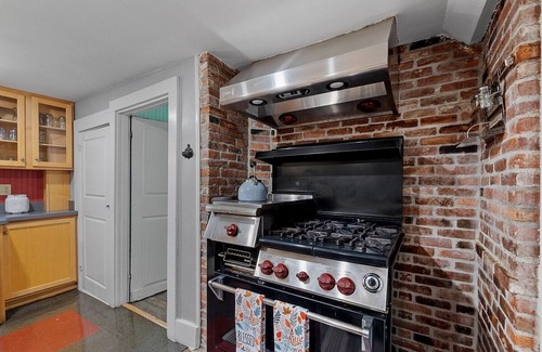Falmouth House | 9-bedroom vacation home near Cape Cod Beaches