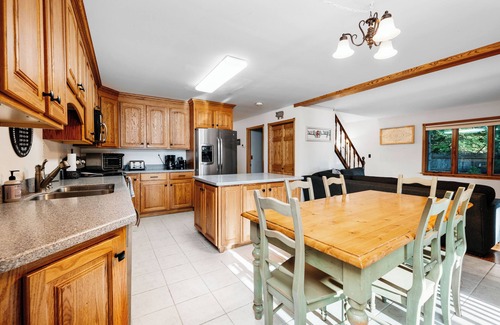 Interlochen House | 9 Beds, Swimming, & Hot Tub