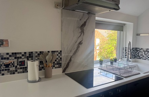Newcastle-upon-Tyne Apartment | 9 Guests - Free Parking - Cozy 3 Bedrooms