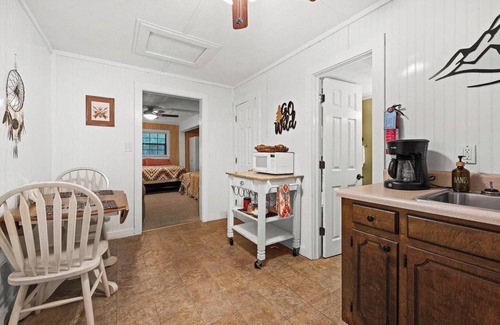 Wiley House | #9 - King Suite - Waterfall Retreat - Near Tallulah Gorge
