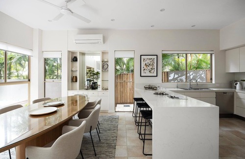 Noosa Heads House | 9 Little Cove Rd, Noosa Heads - Rest & Relax