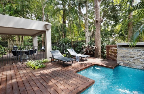 Noosa Heads House | 9 Little Cove Rd, Noosa Heads - Rest & Relax