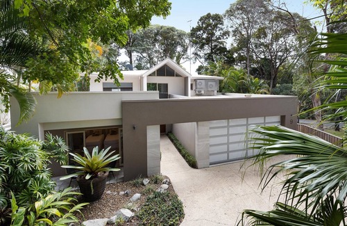 Noosa Heads House | 9 Little Cove Rd, Noosa Heads - Rest & Relax