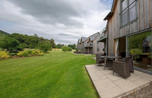 Kenmore Cottage | 9 Maxwells - sleeps 4 guests in 2 bedrooms