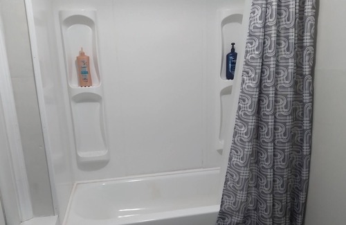Dallas House | 9 mi to Acworth Beach- Cozy ranch. Grill, play, relax.