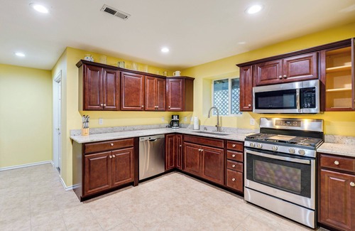 Custer House | 9 Mi to Birch Bay: Duplex w/Mt Baker Views!