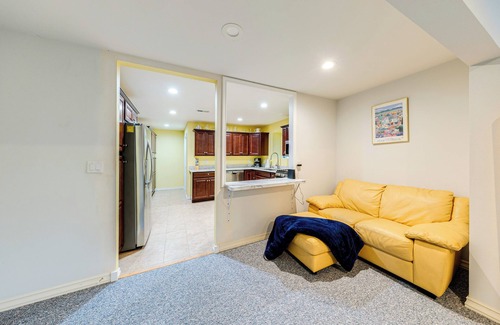 Custer House | 9 Mi to Birch Bay: Duplex w/Mt Baker Views!