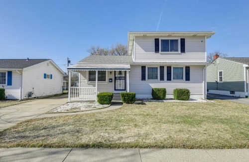 Cheektowaga House | 9 Mi to Dtwn Buffalo Family Escape with Fenced Yard