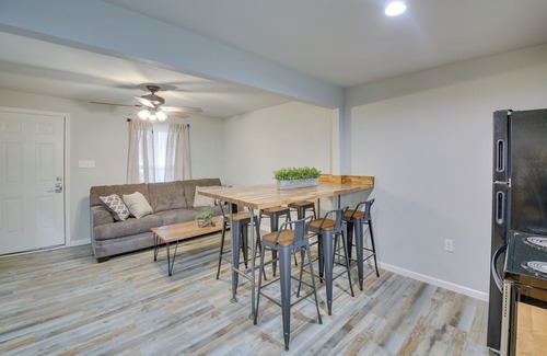 Royal Cabin | 9 Mi to Lake Hamilton: Cabin w/Deck and Fire Pit!