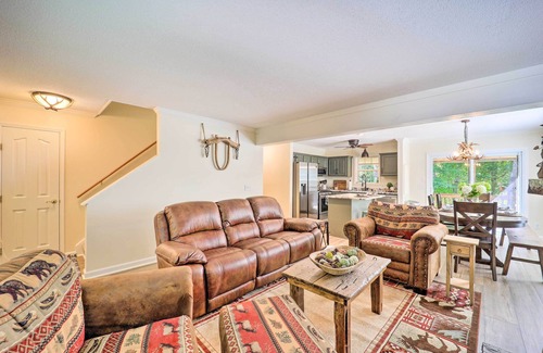 Newland House | 9 Mi to Sugar Mountain: Newland Cabin w/Fire Pit!