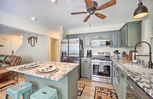 Newland House | 9 Mi to Sugar Mountain: Newland Cabin w/Fire Pit!