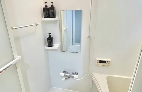 Nishiikebukuro Apartment | 9 - min to Ikebukuro, 2 - min to Yomachi. Cost - eff, 4 - pax. Room 102.