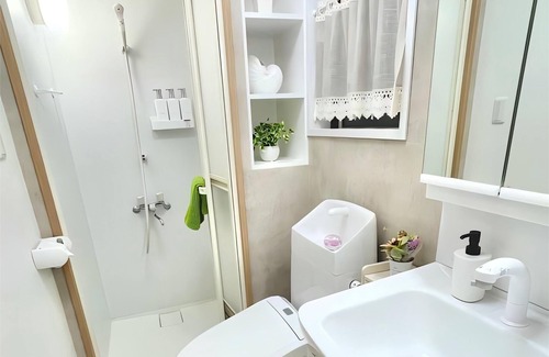 Nishiikebukuro Apartment | 9 - min to Ikebukuro, Cost - eff, 2 - pax. Good eats, shops. Room 101.