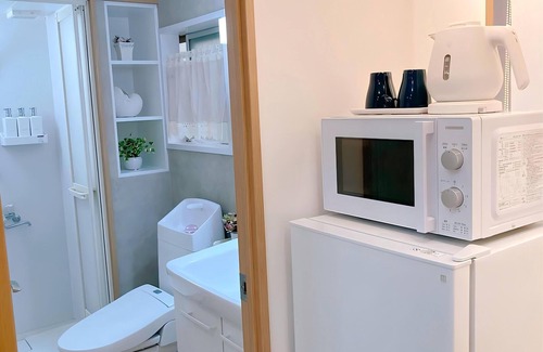 Nishiikebukuro Apartment | 9 - min to Ikebukuro, Cost - eff, 2 - pax. Good eats, shops. Room 101.