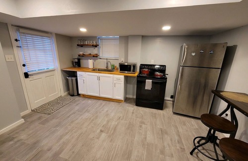 Church Street House | 9 minutes from Atlanta Airport, 8 minutes from the marketplace