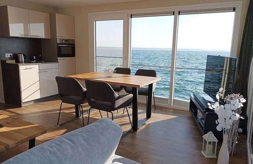 Vetschau/Spreewald Boat Rental | 9. Schwimmendes Ferienhaus Dolcevita - Schwimmende Ferienhäuser Gräbendorfer See