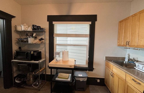 Outer Sunset Apartment | 90 Day+ Stay, Traveling Nurses & Execs welcome! W/D, Dish, Yard, and Pets too!