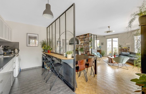 Les Lilas Apartment | 90 m2 chic, cosy, bright, modern, 20 minutes from central Paris (direct), 3 minutes from the metro