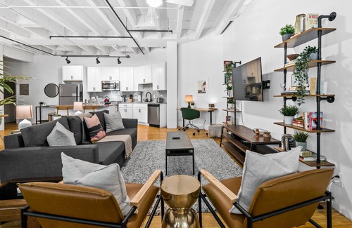 Midtown Apartment | 900 Lofts