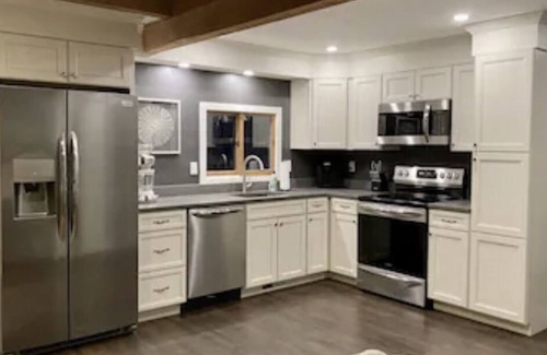 Alpine Village House | 900ft to the nearest ski lift