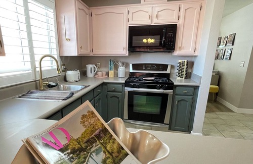 Visalia House | 90’s Post Modern Escape to Sequoia Three Rivers Kings Canyon Staycation
