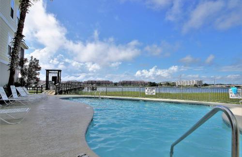 Waters Edge House | 91 Waters Edge Folly Charm