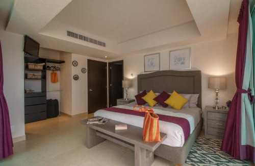 South Hotel Zone Apartment | 910-3000 Grand Venetian P.V.