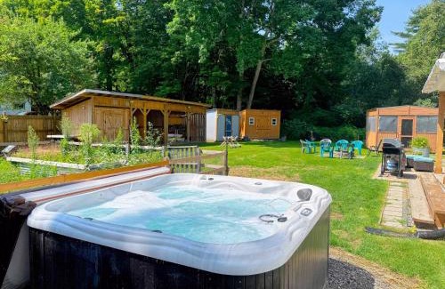 Bethlehem House | 91M Renovated Bethlehem home with hot tub, firepit, large yard, walk to restaurants