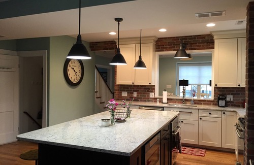 Murray Hill House | 94 Five Star Reviews located in the City of Annapolis in a quiet neighborhood!